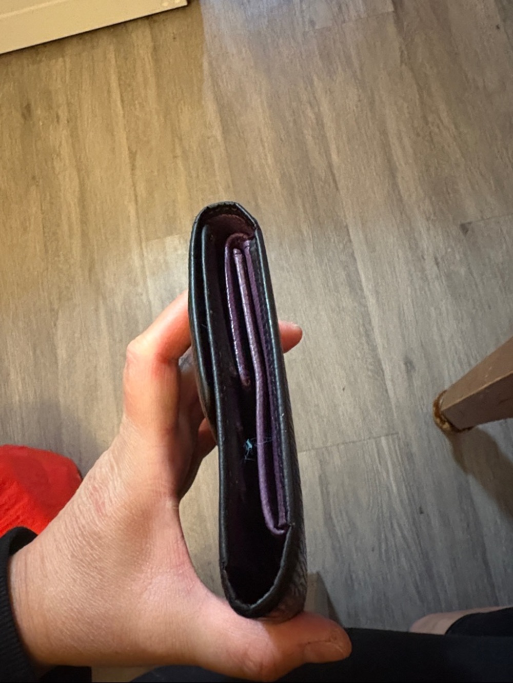 Louis Vuitton Black Epi magenta Leather Trifold Wallet in excellent condition - Picture 9 of 10